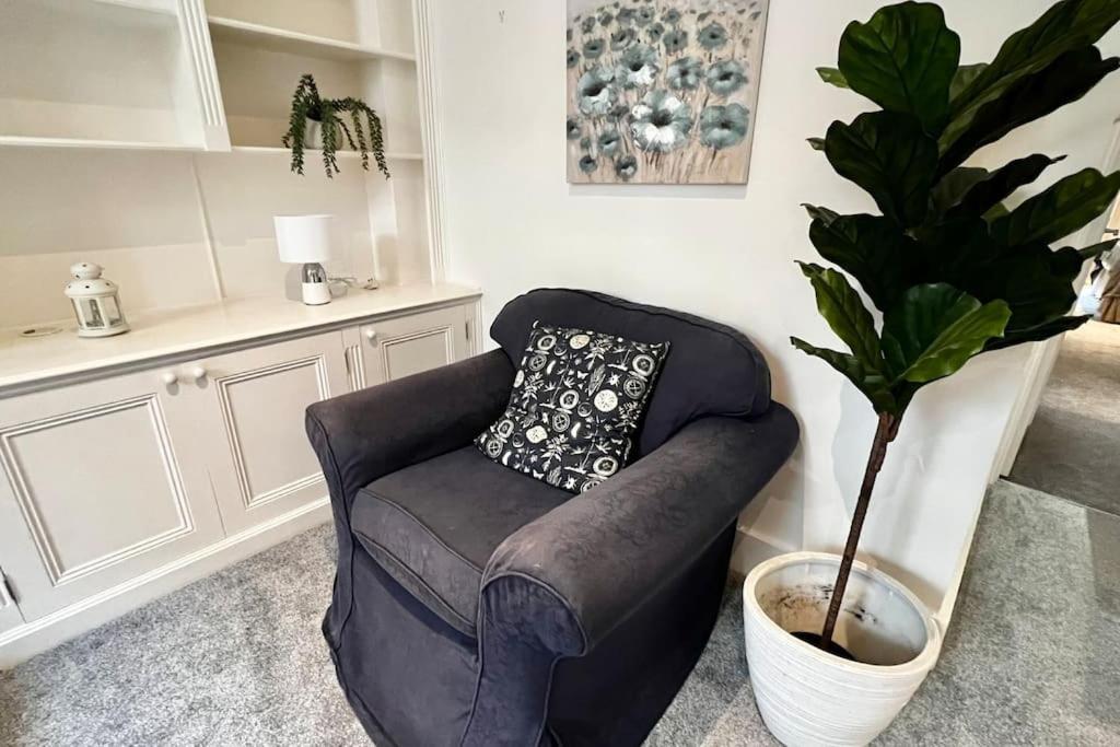 Cozy 3 Bed Flat Near To Station Appartamento Londra